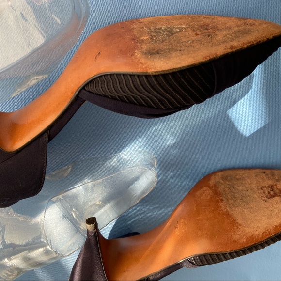 Manolo Blahnik Navy Heels, Size 8 EUC - Picture 6 of 8